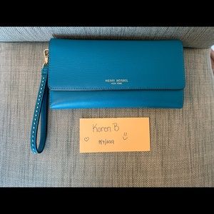 ❗️❌SOLD Henri Bendel Uptown Wallet Organizer❌❗️